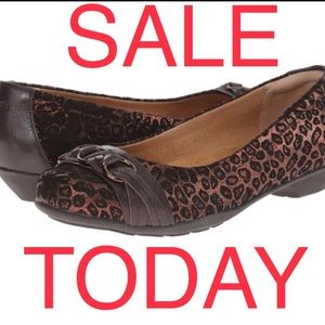 Softspot flats Comfort shoes animal print leopard upper  metallic brown